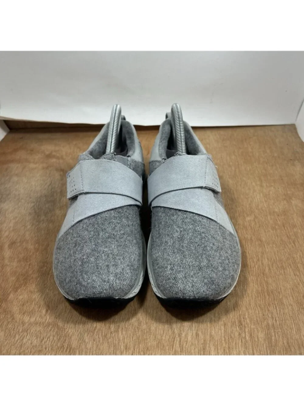 Topo Athletic Rekover Low Top Women Size 7 Grey Running Shoes